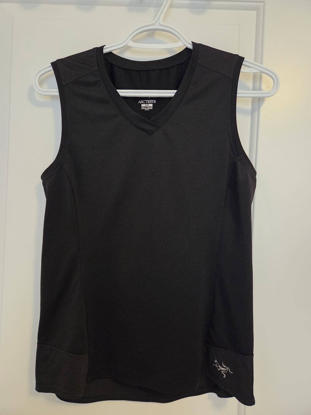 Arc'teryx Womens Black V-Neck Performance Tank Top - Small